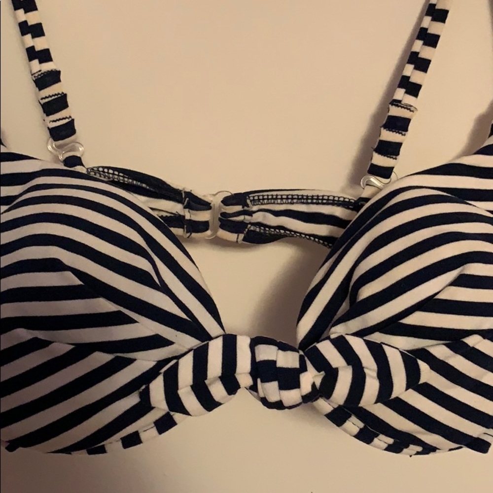 Bathing suit - Picture 3 of 6